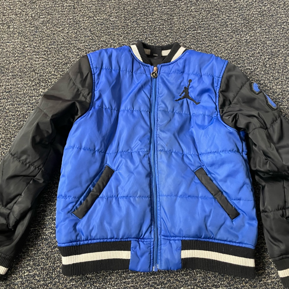 Kids Jordan jacket size L